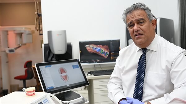 الدكتور عاطف شاكر