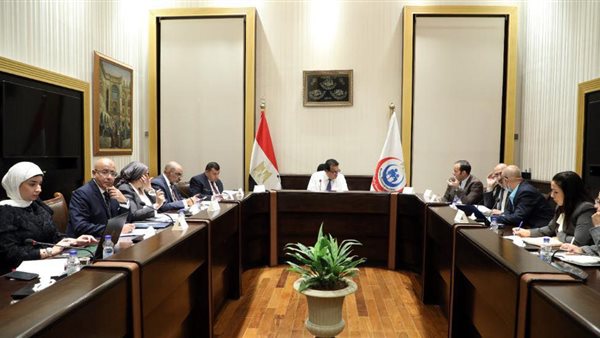 اجتماع وزير الصحة