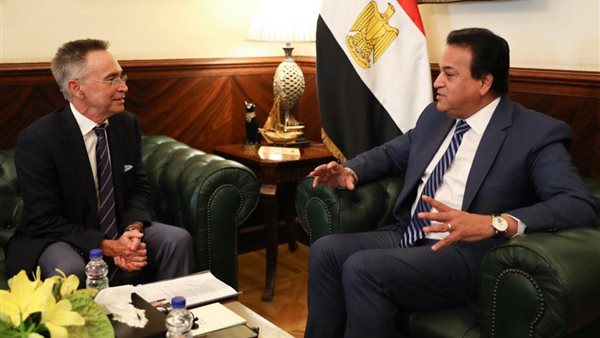 لقاء وزير الصحة والدكتور