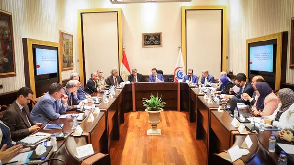 اجتماع اللجنة العليا