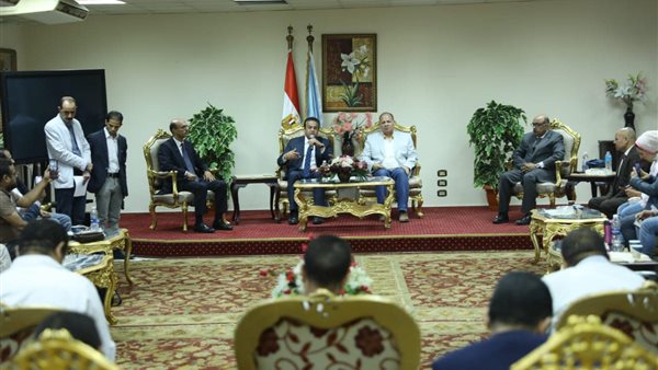 وزير الصحة ومحافظ