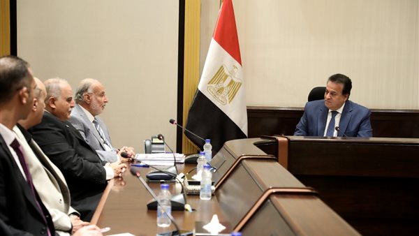 جانب من اجتماع وزير