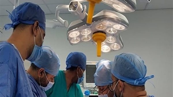 إجراء جراحة لطفلة