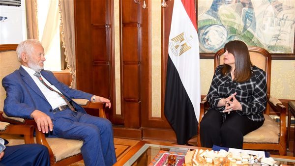 وزيرة الهجرة تستقبل