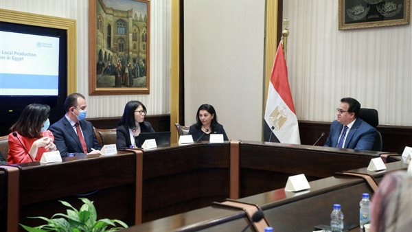 وزير الصحة يبحث مع