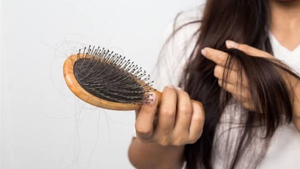 أسباب تساقط الشعر