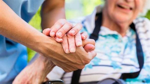العناية بكبار السن