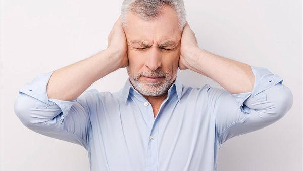 أسباب طنين الأذن