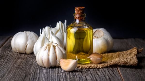 فوائد زيت الثوم