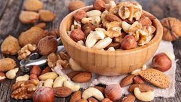 فوائد المكسرات لكبار