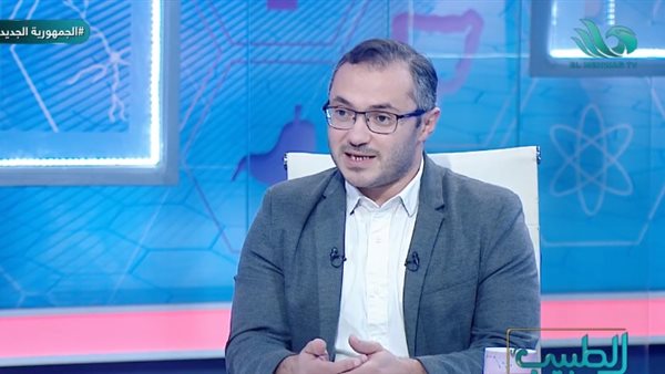 الدكتور أحمد أبو