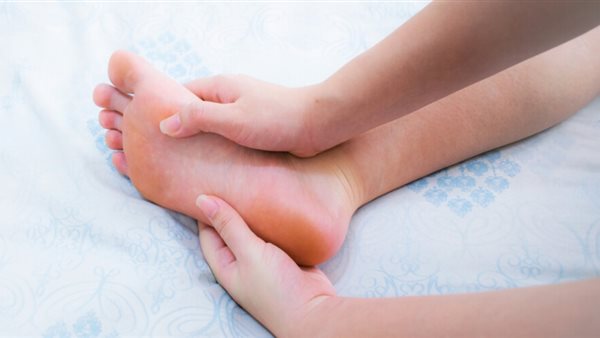 أسباب تنميل القدمين