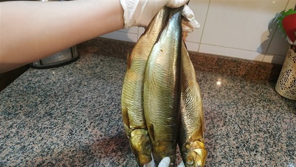 كيف تأكل الرنجة بطريقة