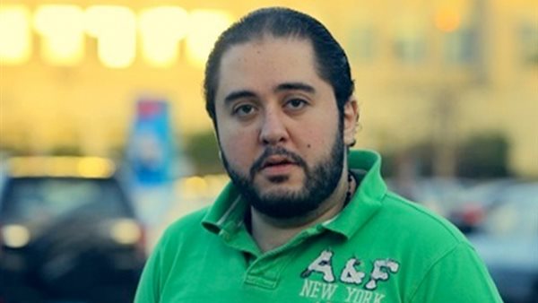 الفنان عمرو عبد العزيز