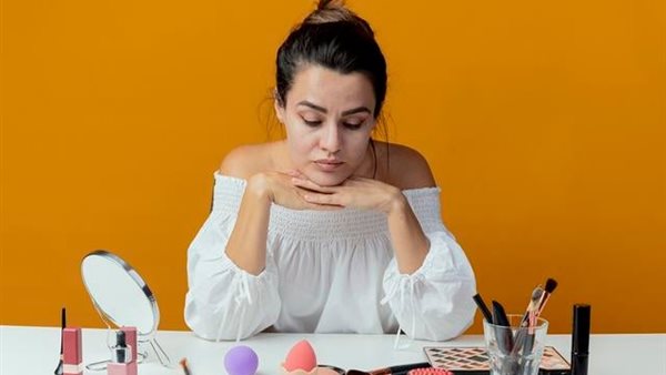 أدوات التجميل منتهية