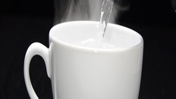 شرب الناء الساخن