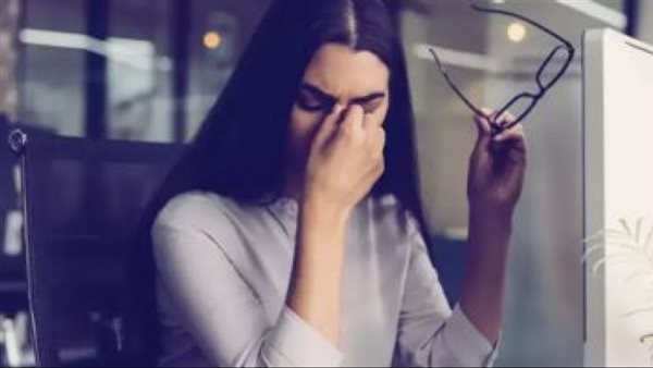 أسباب زغللة العين