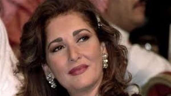 الفنانة آثار الحكيم