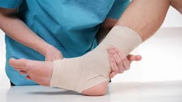 علاج كدمات مشط القدم.