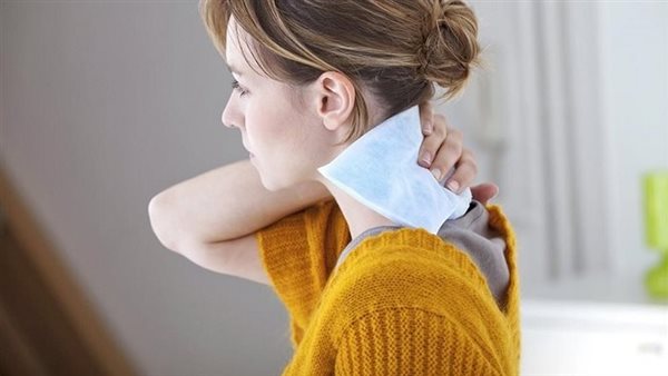 كيف تعالج تشنج الرقبة