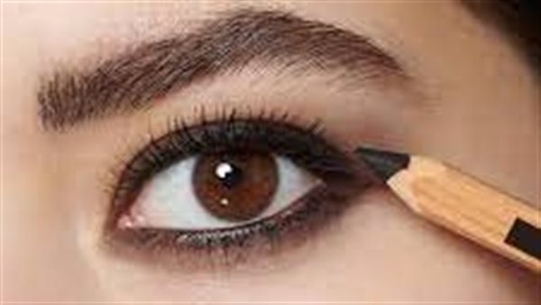 استخدام الكحل.. أرشيفية