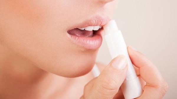 مرطب الشفاه.. أرشيفية