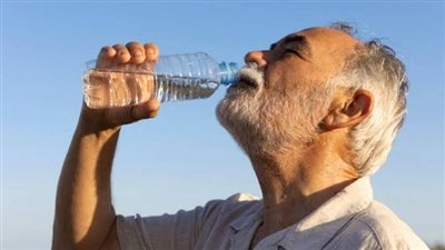 نصائح لكبار السن خلال الحر الشديد     